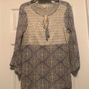 Blue and white blouse-cute tie on front-size medium